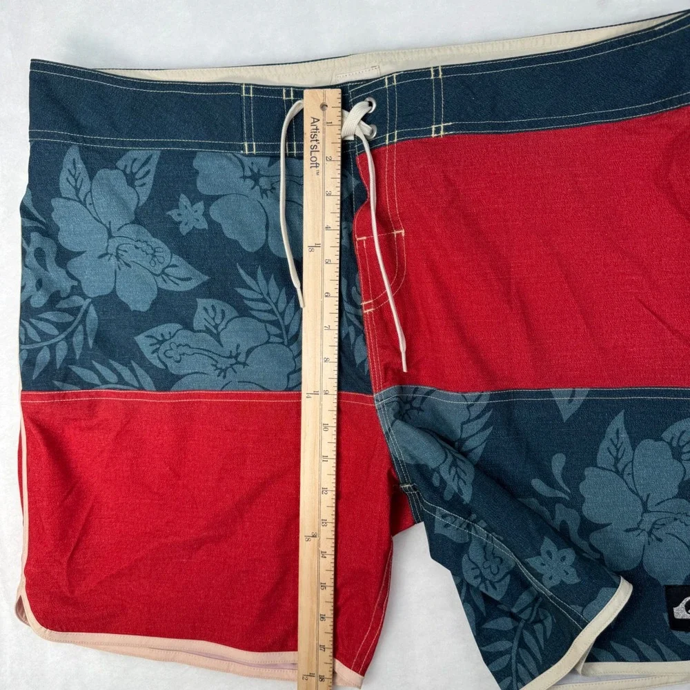 Quiksilver Board Shorts 38 Red Navy Colorblock Tropical Hibiscus Mens Trunks